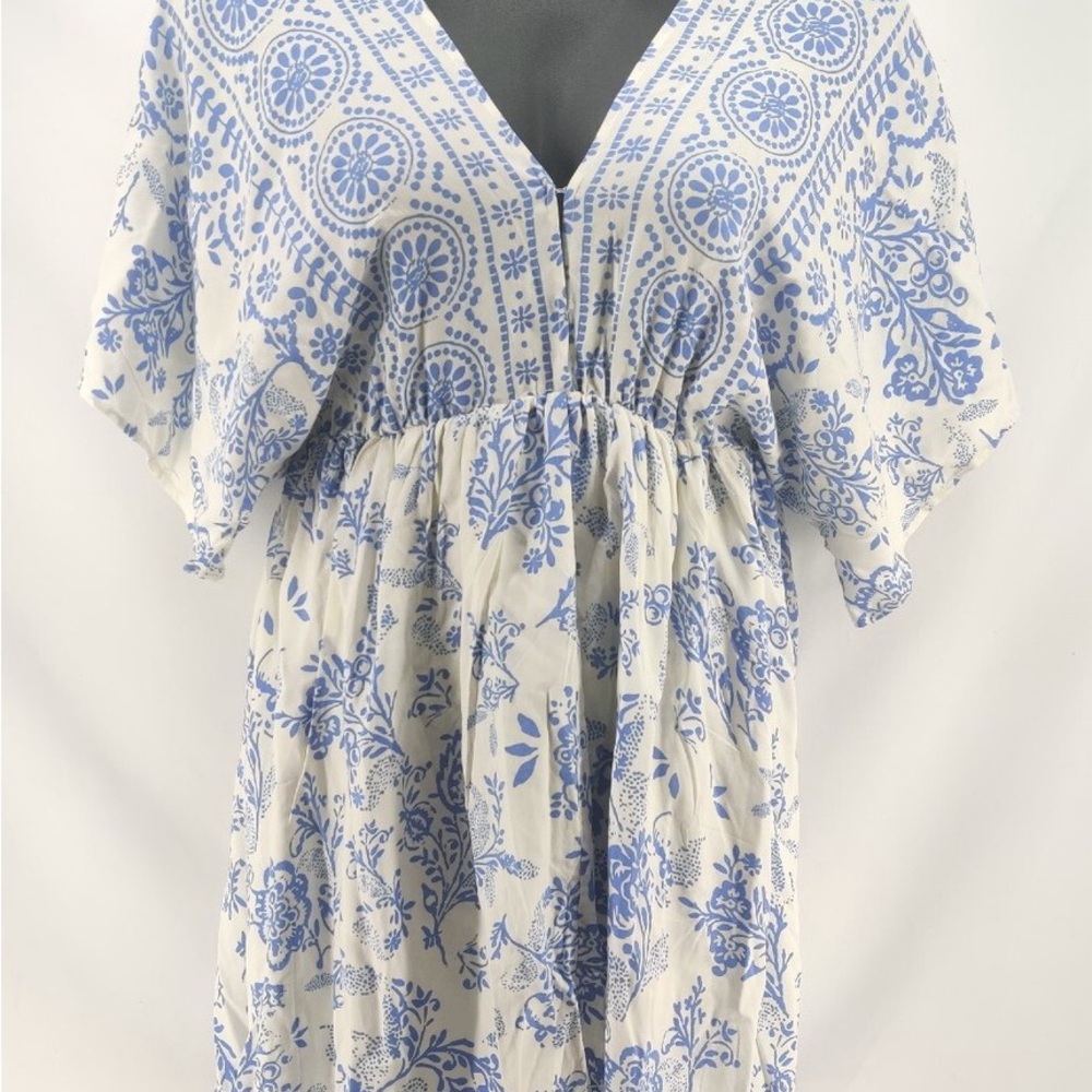 Daytrip Ivory and Blue Patterned Top
